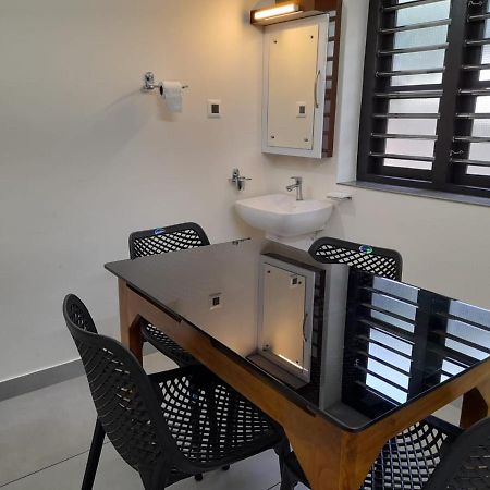 Milestone Inn Sultan Bathery Bagian luar foto