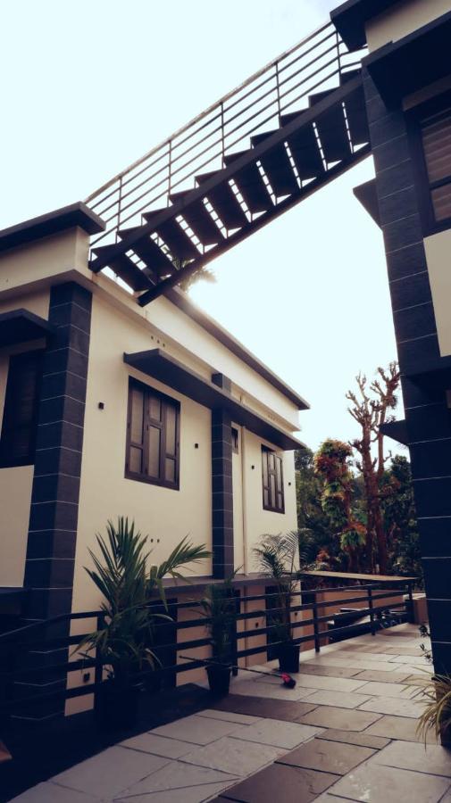 Milestone Inn Sultan Bathery Bagian luar foto