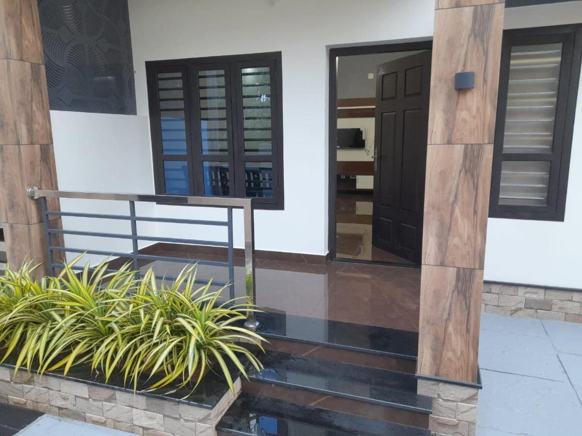 Milestone Inn Sultan Bathery Bagian luar foto