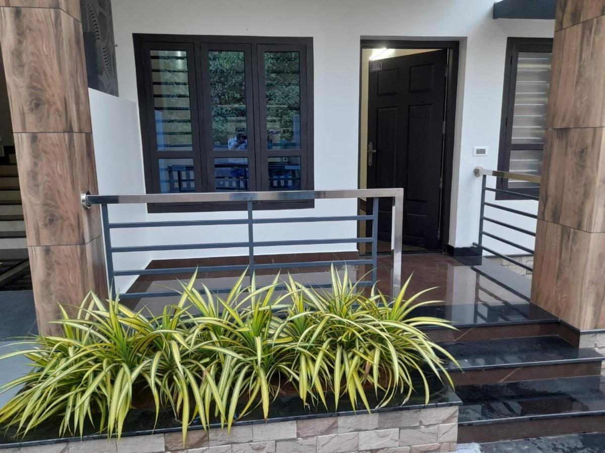 Milestone Inn Sultan Bathery Bagian luar foto