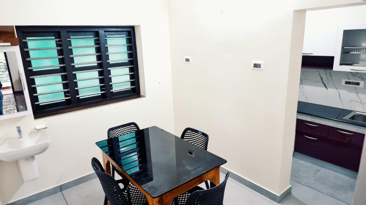 Milestone Inn Sultan Bathery Bagian luar foto