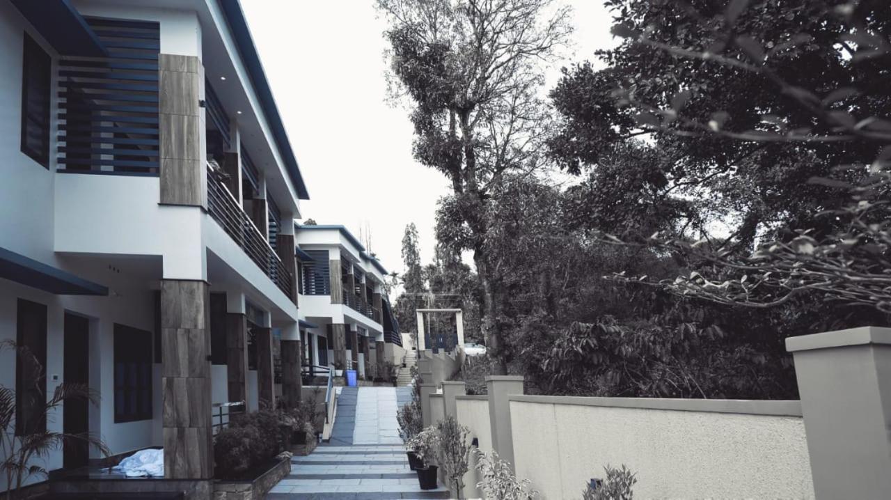 Milestone Inn Sultan Bathery Bagian luar foto