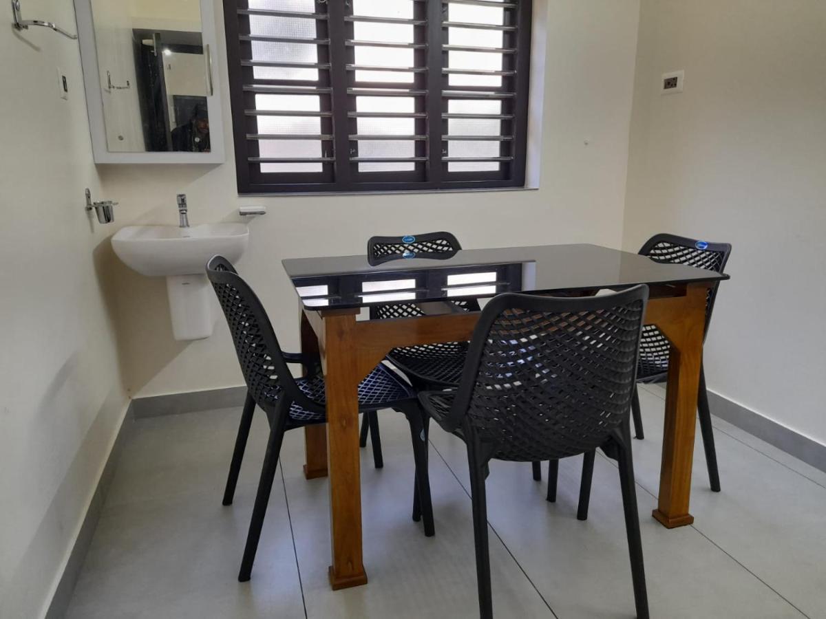 Milestone Inn Sultan Bathery Bagian luar foto