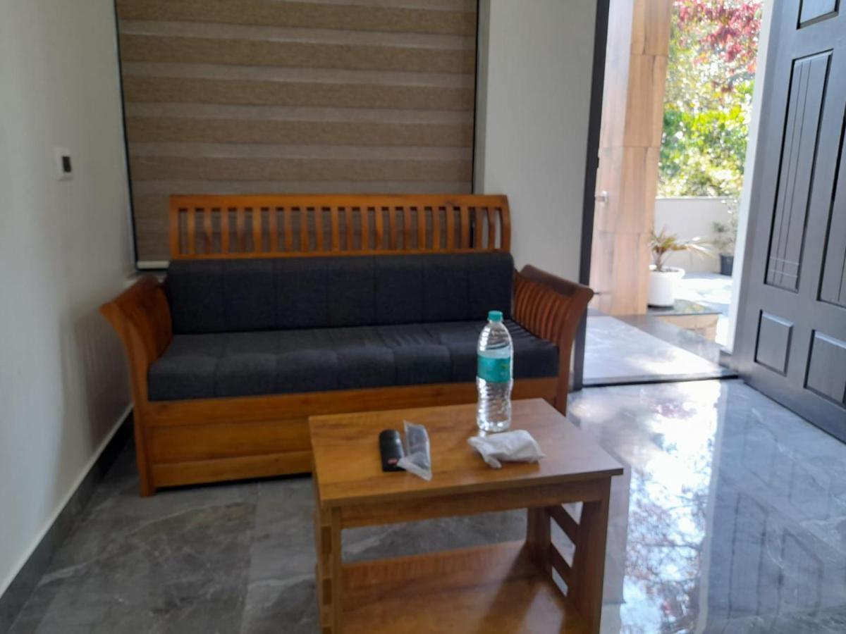 Milestone Inn Sultan Bathery Bagian luar foto