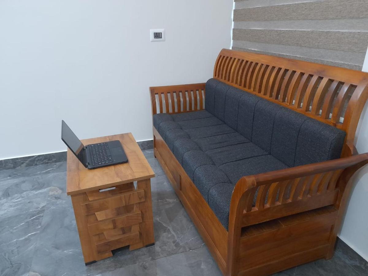Milestone Inn Sultan Bathery Bagian luar foto